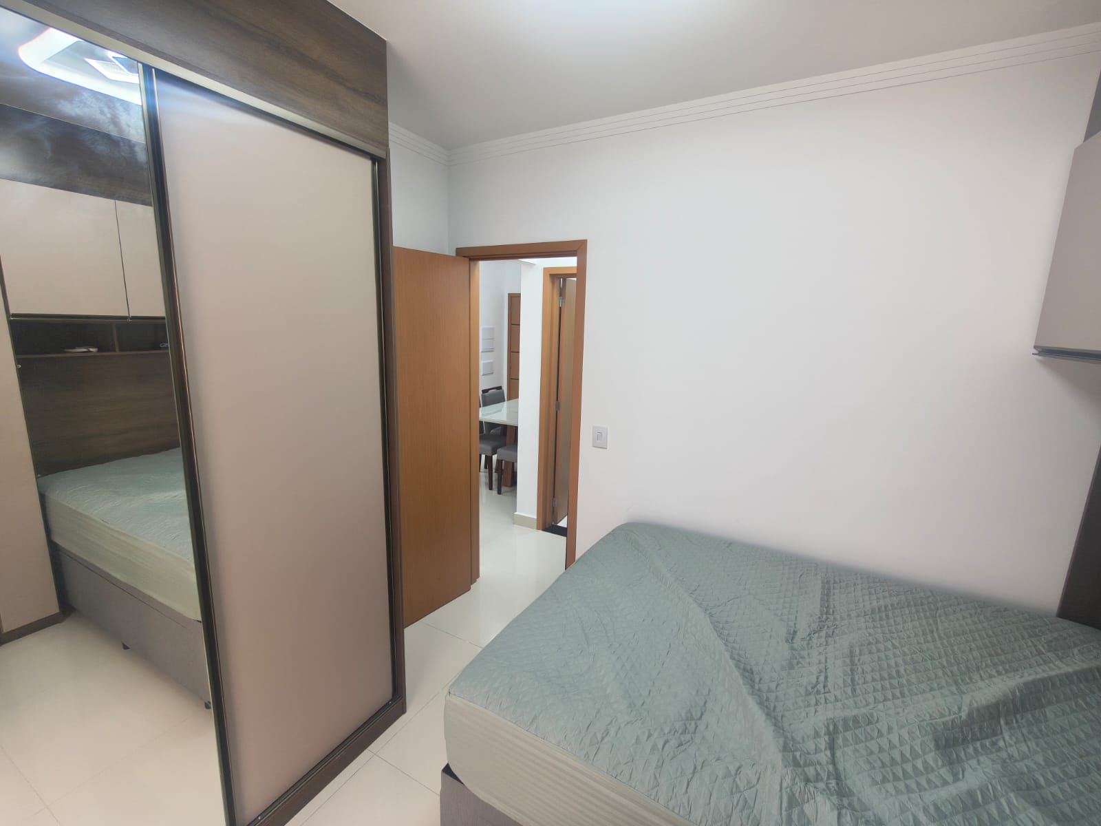 Quarto com cama de casal
